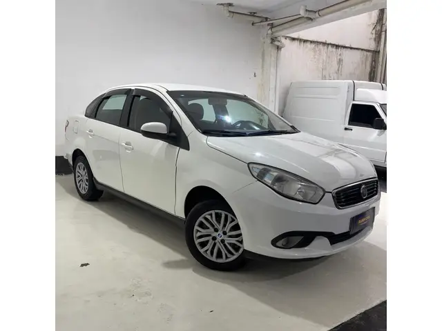 Carro Fiat Grand Siena 2018 Attractive 1.0 (Flex)