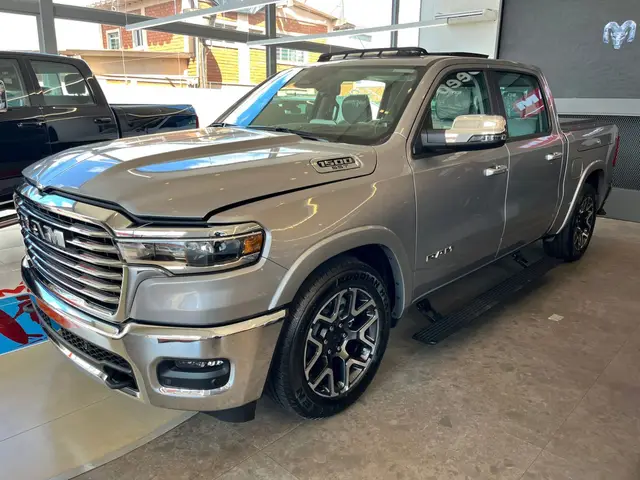 Carro RAM 1500 2025 Laramie