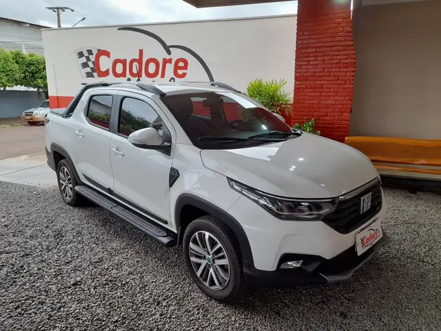 Carro Fiat Strada 2023 Volcano 1.3 CD (Flex)