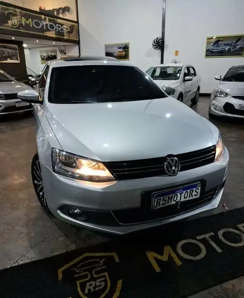 Volkswagen Jetta 2.0 TSI Highline DSG