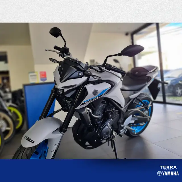 Carro Yamaha MT-03 2025 ABS