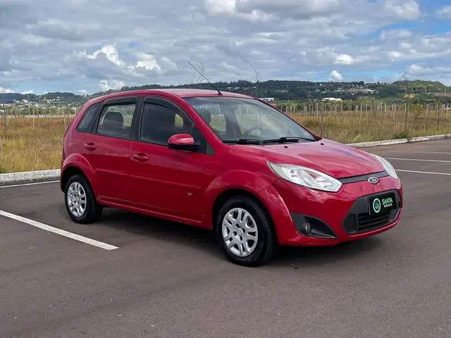 Carro Ford Fiesta Hatch 2014 SE Plus 1.0 RoCam (Flex)