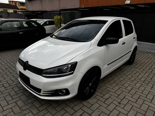 Carro Volkswagen Fox 2016 1.0 MPI Trendline (Flex)