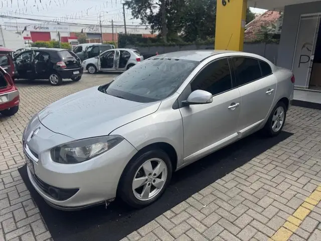 Carro Renault Fluence 2014 2.0 16V Dynamique (Flex)