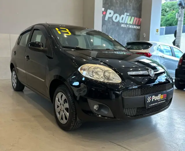 Carro Fiat Palio 2013 Attractive 1.4 8V (Flex)