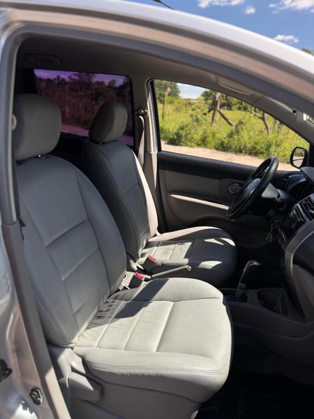 Livina 1.8 16V (flex) (aut)