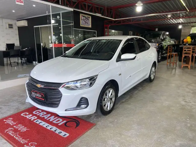 Carro Chevrolet Onix Plus 2023 LT 1.0 Turbo (Aut.)