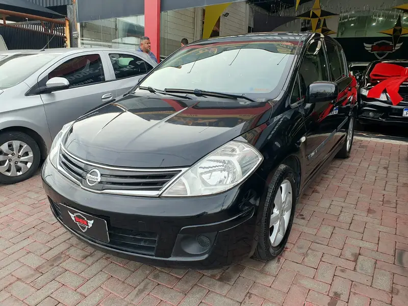 Nissan Tiida S 1.8 (flex)