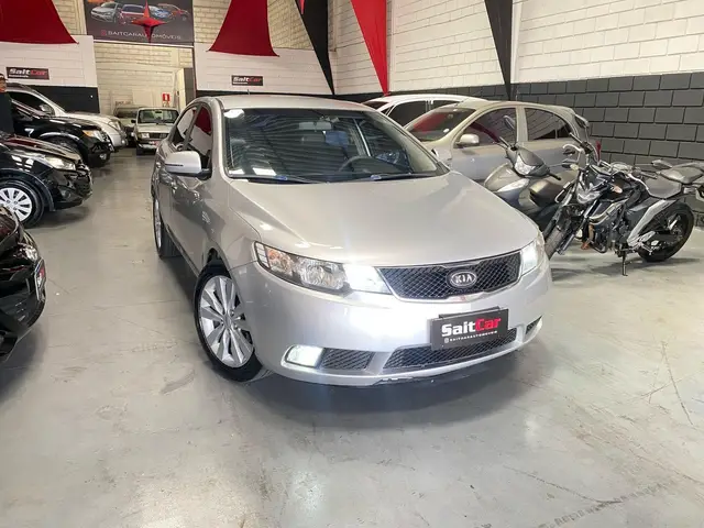 Carro Kia Cerato 2013 1.6 16V  Flex (Automatico)