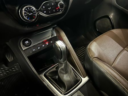 Captur Iconic 1.3 TB 16V Flex 5p Aut.