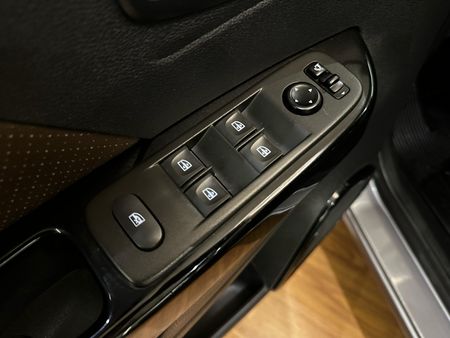 Captur Iconic 1.3 TB 16V Flex 5p Aut.