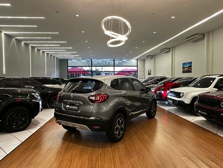 Captur Iconic 1.3 TB 16V Flex 5p Aut.