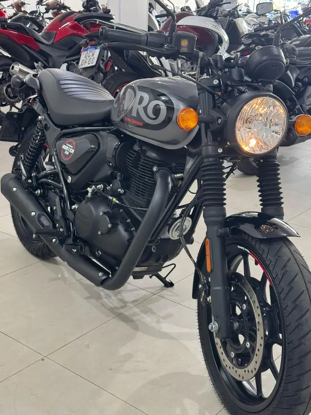Carro Royal Enfield Hunter 350 2025 Dapper