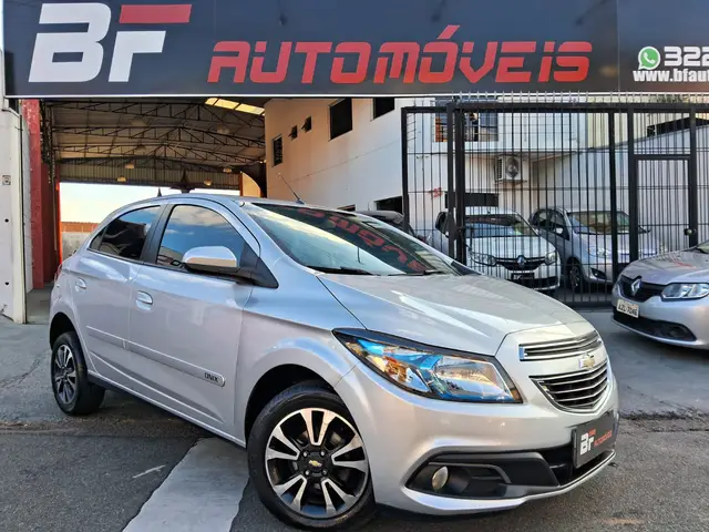 Carro Chevrolet Onix 2014 HATCH LTZ 1.4 8V FlexPower 5p Mec.