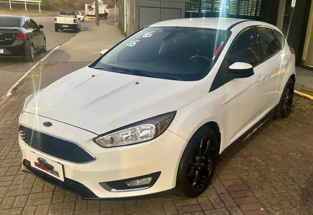 Carro Ford Focus Hatch 2016 SE Plus 1.6 TiVCT