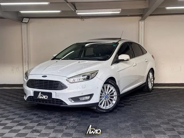 Carro Ford Focus Hatch 2016 Titanium Plus 2.0 PowerShift