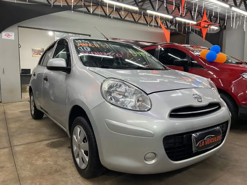 Nissan March 1.0 16V S (Flex)