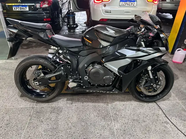 Carro Honda CBR 1000RR 2007 Fireblade (Standard)