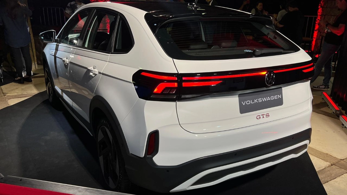 SUV cupê traz itens de série que o rival não tem – e até um polêmico