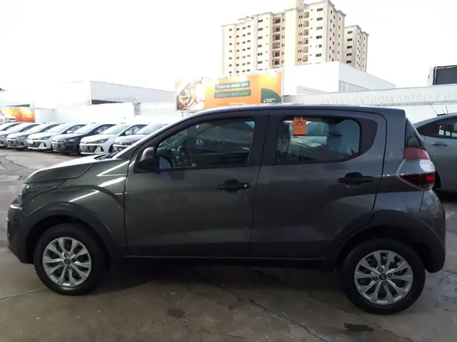 Carro Fiat Mobi 2024 Trekking 1.0