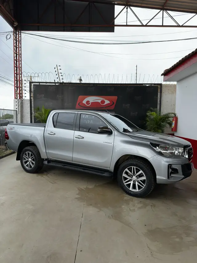 Carro Toyota Hilux Cabine Dupla 2019 Hilux 2.8 TDI SRV CD 4x4 (Aut)