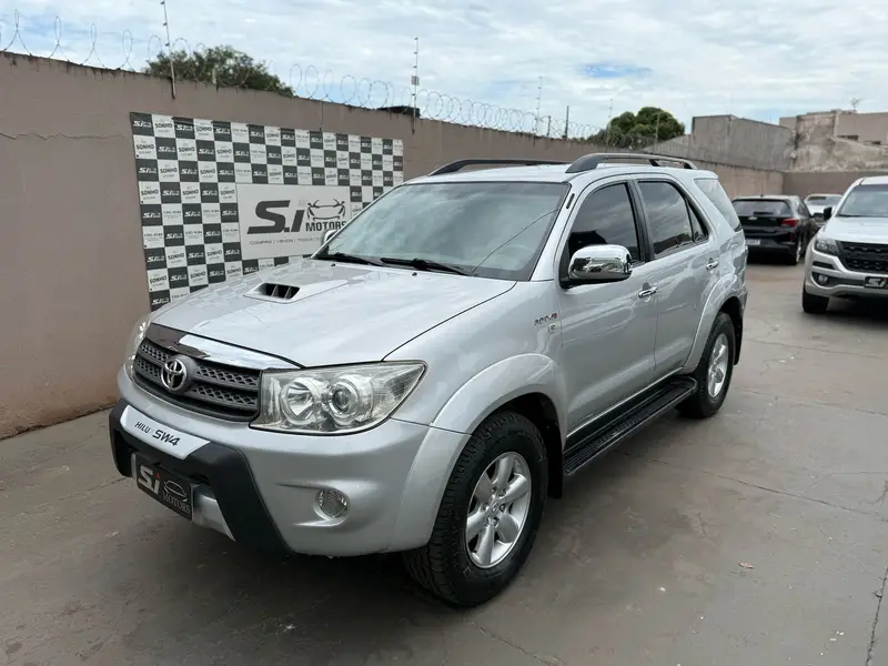 Toyota SRV 4x4 3.0 Turbo  (aut)