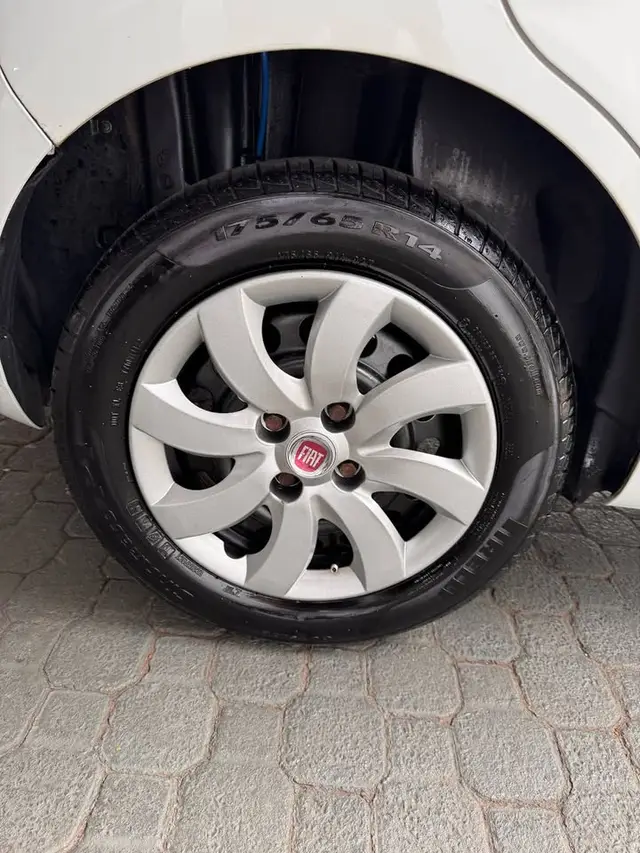 Carro Fiat Palio 2013 Essence 1.6 16V (Flex)