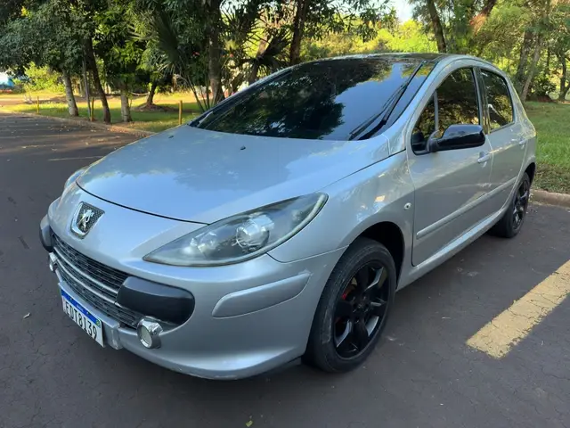 Carro Peugeot 307 2010 Hatch. Presence 1.6 16V (flex)