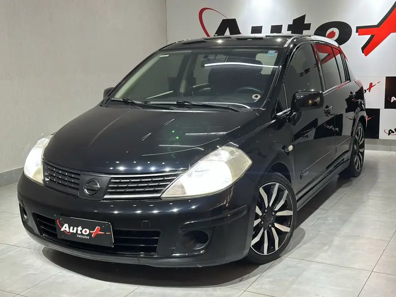 Nissan Tiida S 1.8 (flex)