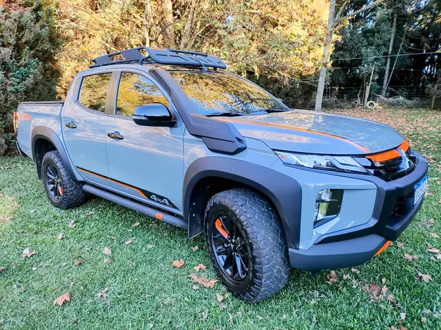 Carro Mitsubishi L200 Triton Savana 2024 HPE 2.4 Sertões