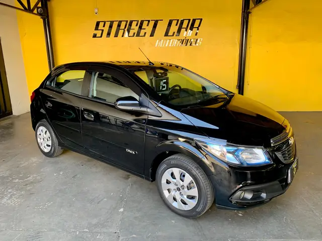 Carro Chevrolet Onix 2015 1.4 LT SPE/4