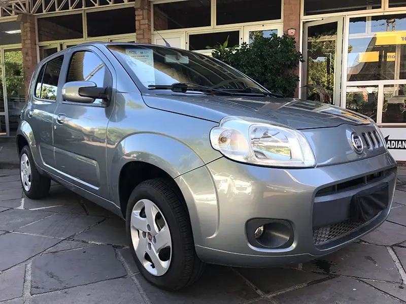 Fiat Uno Vivace 1.0 8V (Flex) 4p
