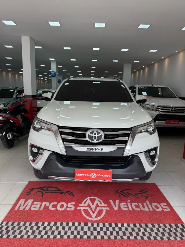 Carro Toyota SW4 2018 2.8 TDI SRX 5L 4x4 (Aut)