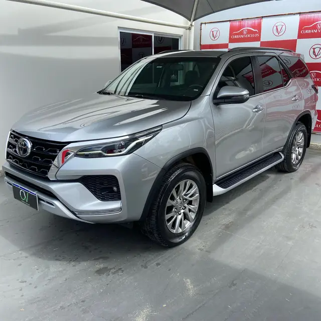 Carro Toyota Hilux Cabine Dupla 2021 SRX 2.8 TDI CD 4x4 (Aut)