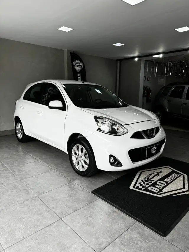 Carro Nissan March 2016 1.6 16V SV (Flex)