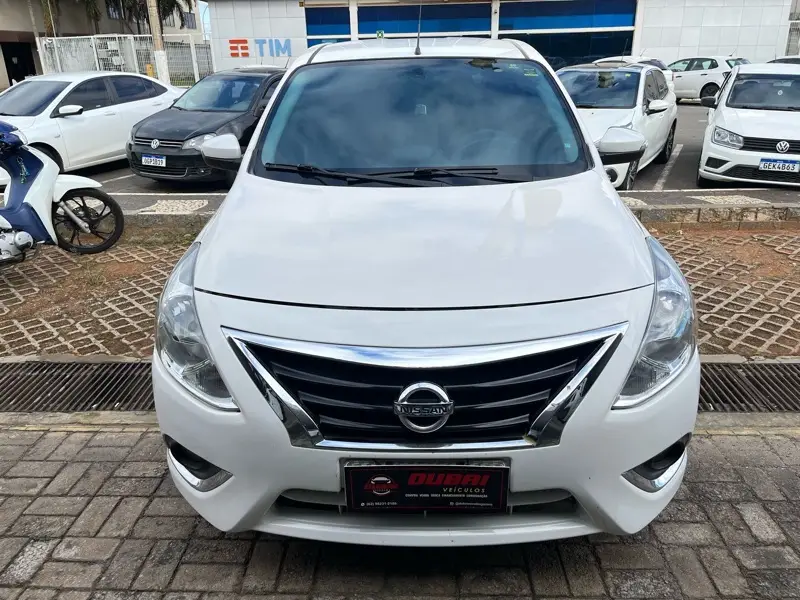Nissan Versa 1.6 16V SV FlexStart CVT (Flex)