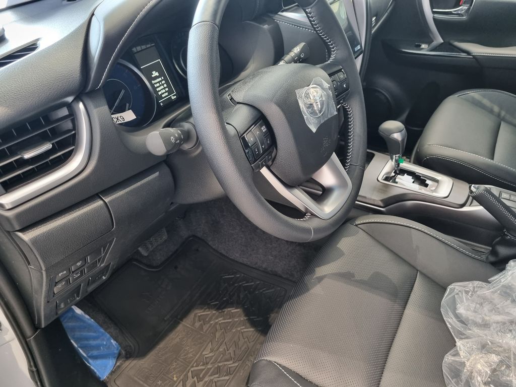SW4 SRX Platinum 2.8 Turbodiesel 4x4 (Aut.) (7 Lugares)