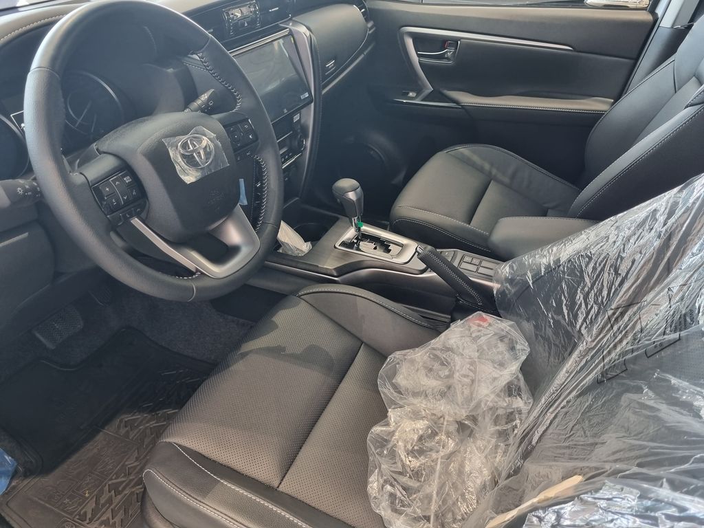 SW4 SRX Platinum 2.8 Turbodiesel 4x4 (Aut.) (7 Lugares)
