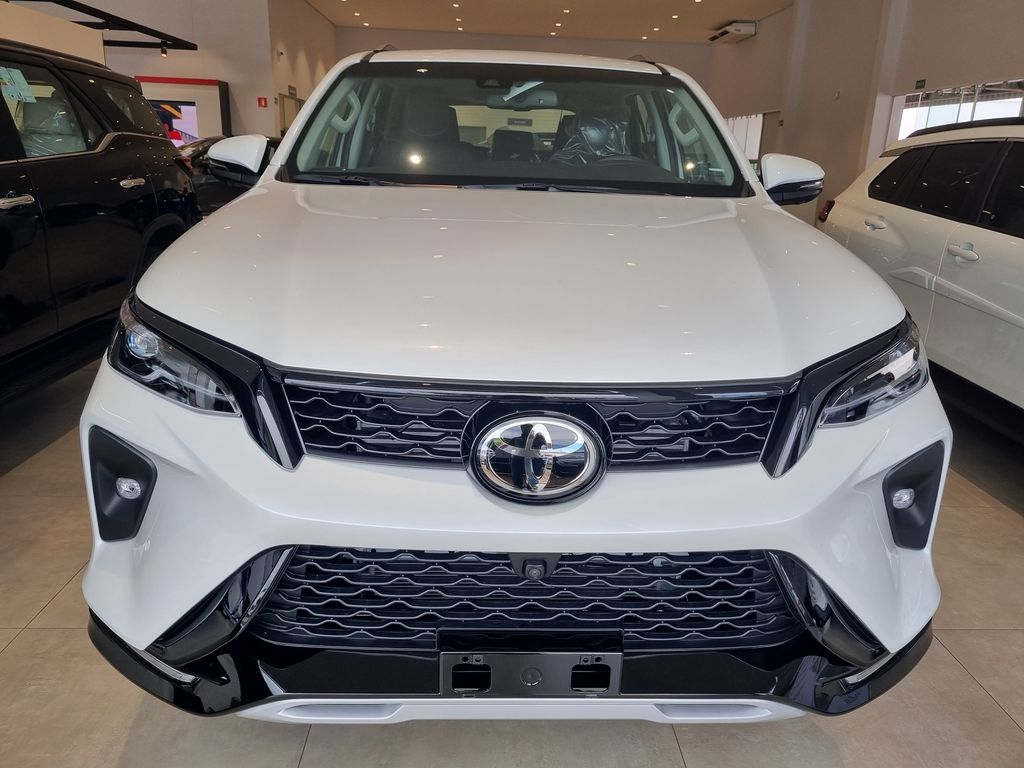 SW4 SRX Platinum 2.8 Turbodiesel 4x4 (Aut.) (7 Lugares)