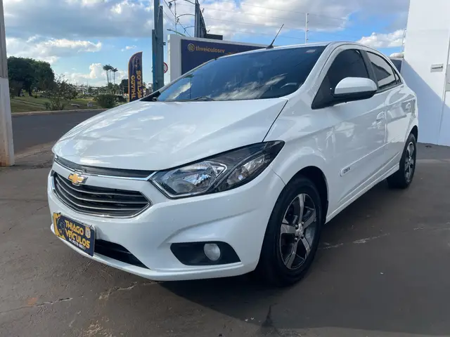 Carro Chevrolet Onix 2017 1.4 LTZ SPE/4 (Aut)