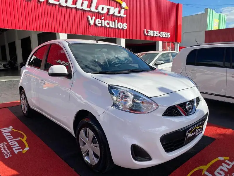 Nissan March 1.0 12V S (Flex)