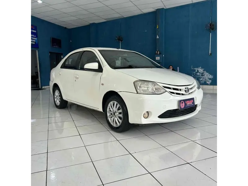 Toyota Etios Sedan XLS 1.5 (Flex)