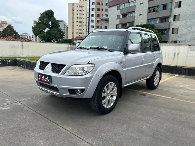 Carro Mitsubishi Pajero TR4 2012 2.0 16V 4x2 (Flex)