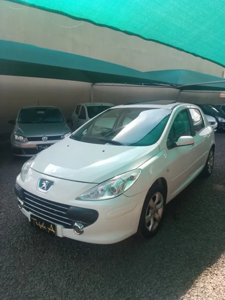 Peugeot 307 Hatch. Presence 1.6 16V (flex)
