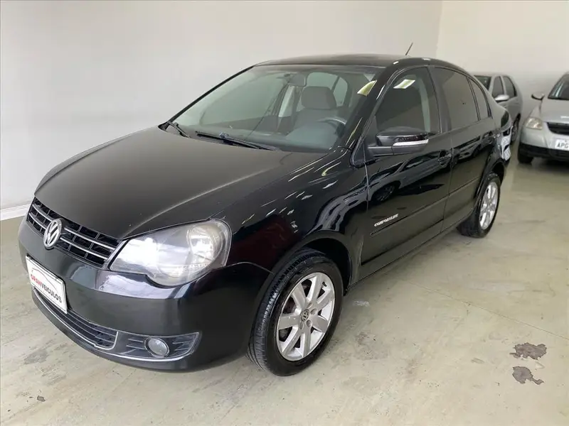 Volkswagen Polo Sedan Comfortline 1.6 8V I-Motion (Flex) (Aut)