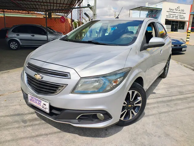 Carro Chevrolet Onix 2013 1.4 LTZ SPE/4