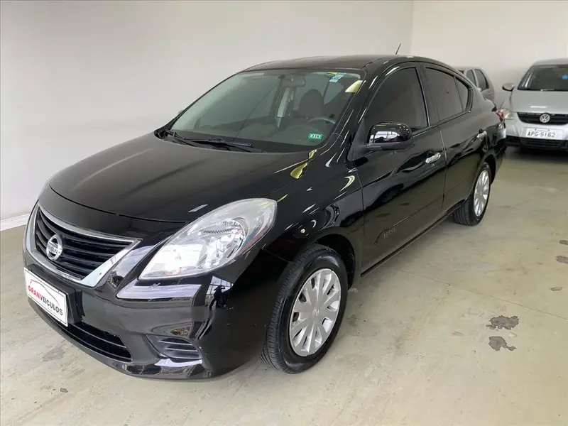 Nissan Versa 1.6 16V SV (Flex)