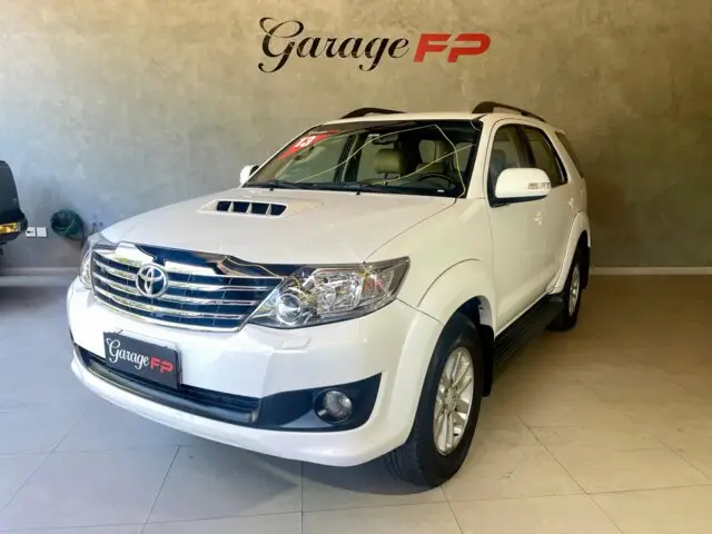 Toyota Hilux SW4 SRV 3.0 4X4 (7 Lugares)