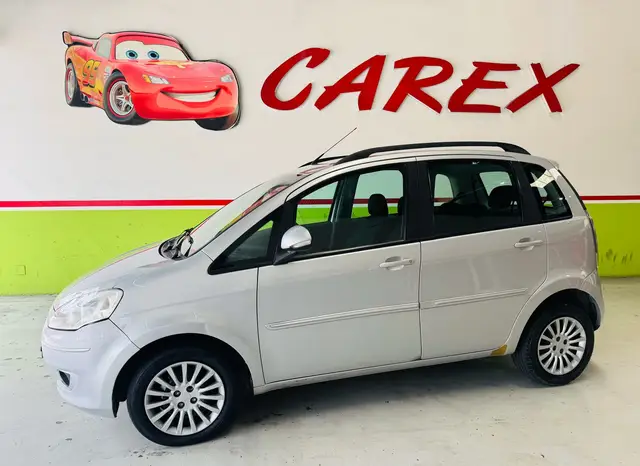 Carro Fiat Idea 2014 Attractive 1.4 8V (Flex)