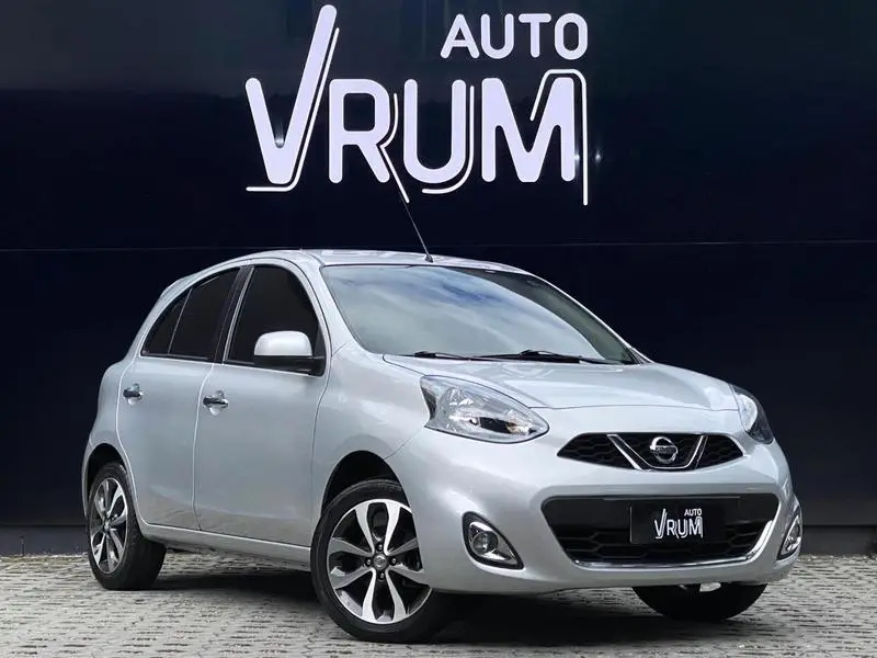 Nissan March 1.6 16V SL (Flex)